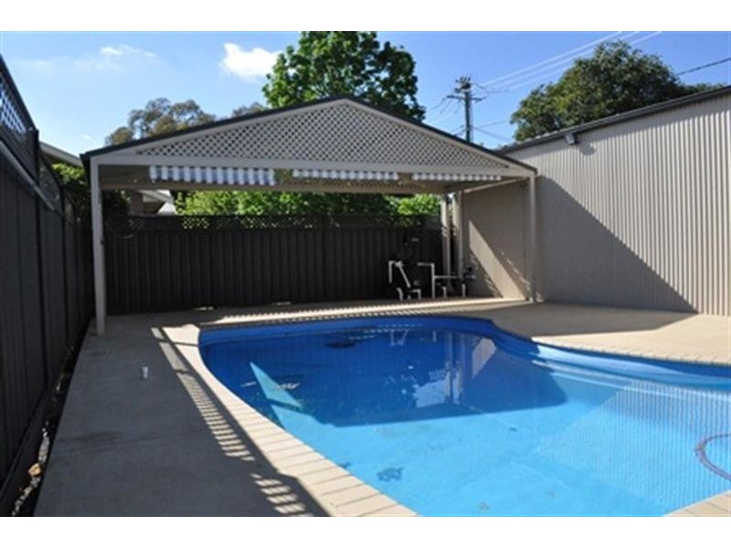 68 Bennett St, Dubbo NSW 2830