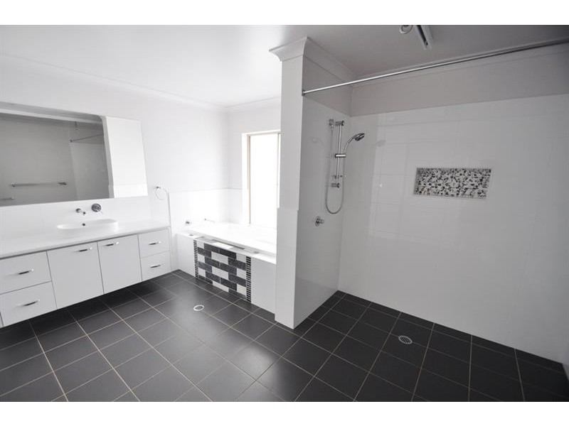 179 Baird Dr, Dubbo NSW 2830