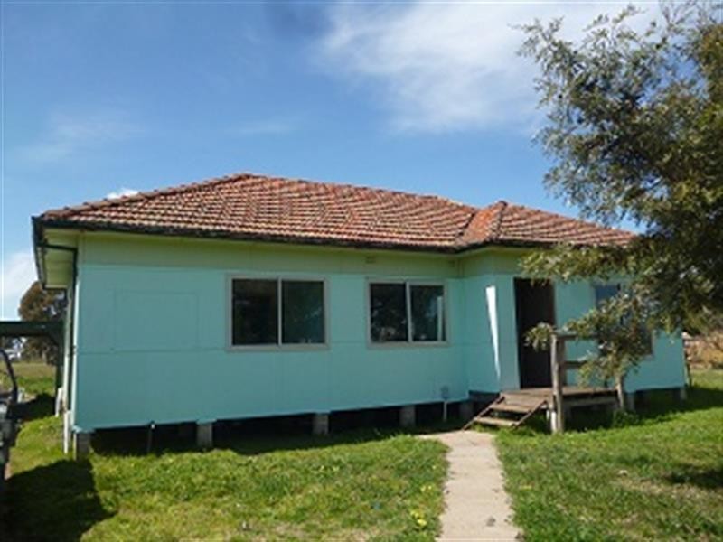 8 Marchant St, Mendooran NSW 2842