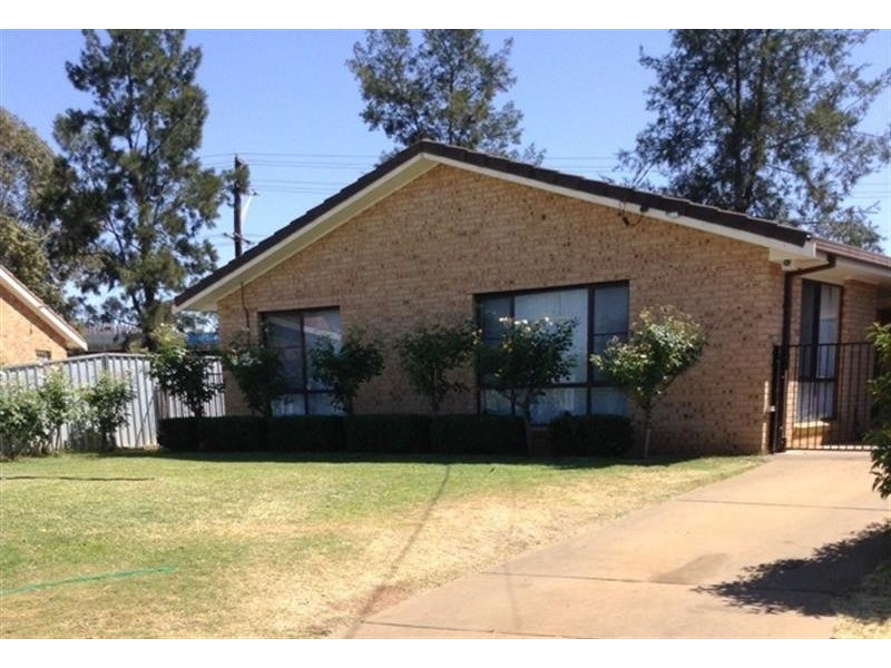 28 Mumford Cres, Dubbo NSW 2830