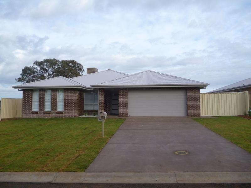 45 Durum Cct, Dubbo NSW 2830