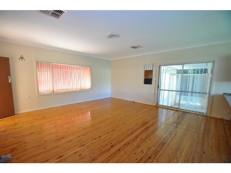 13 Johns Ave, Dubbo NSW 2830