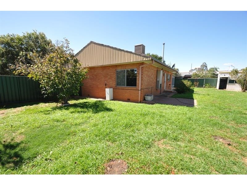13 Johns Ave, Dubbo NSW 2830
