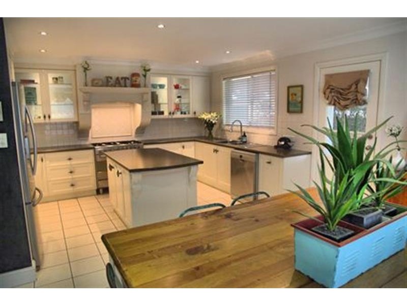 11 Holmwood Dr, Dubbo NSW 2830