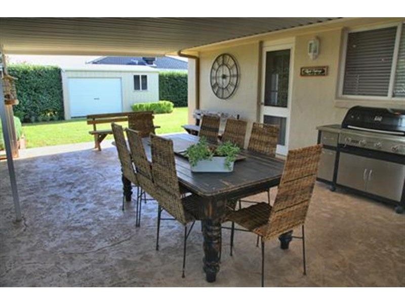 11 Holmwood Dr, Dubbo NSW 2830