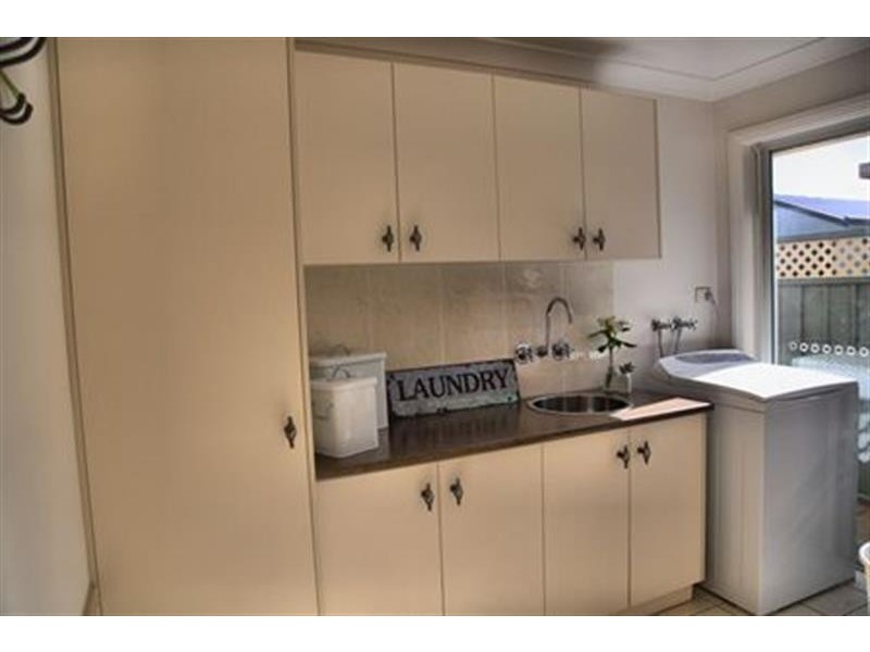 11 Holmwood Dr, Dubbo NSW 2830