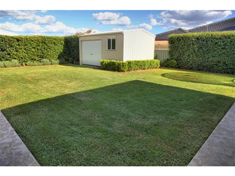11 Holmwood Dr, Dubbo NSW 2830