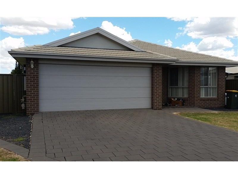 17 Thornett Pl, Dubbo NSW 2830