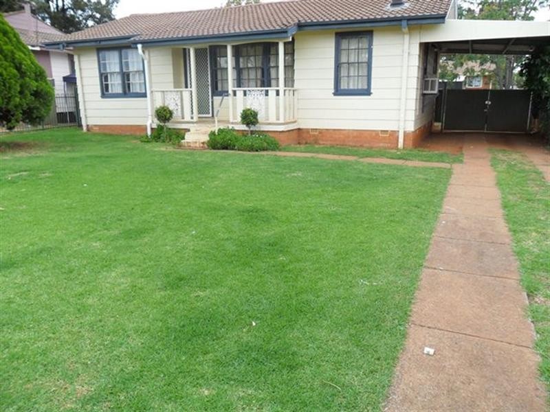 9 Houston Dr, Dubbo NSW 2830