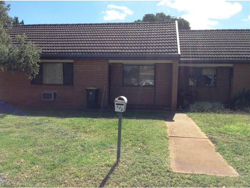 3/2 Leichardt  St, Dubbo NSW 2830