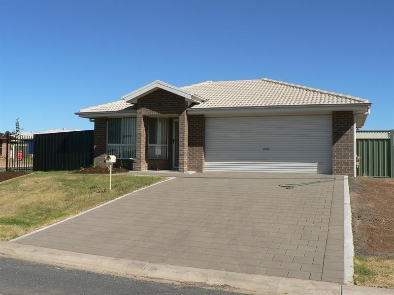 2 Shetland  Ave, Dubbo NSW 2830