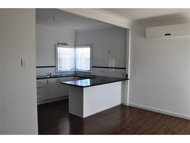 7 Samuel  St, Wellington NSW 2820