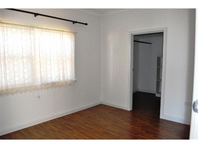 7 Samuel  St, Wellington NSW 2820