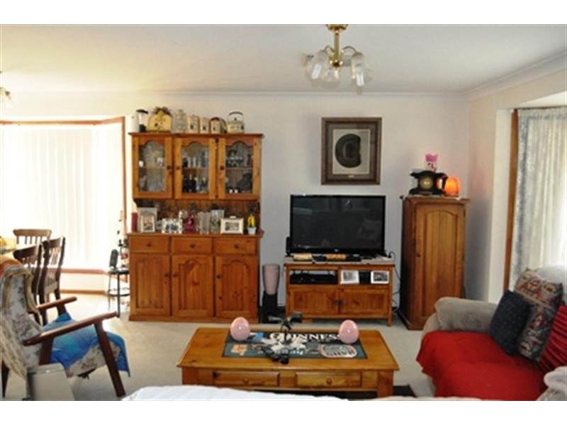 2 Erica Cl, Dubbo NSW 2830
