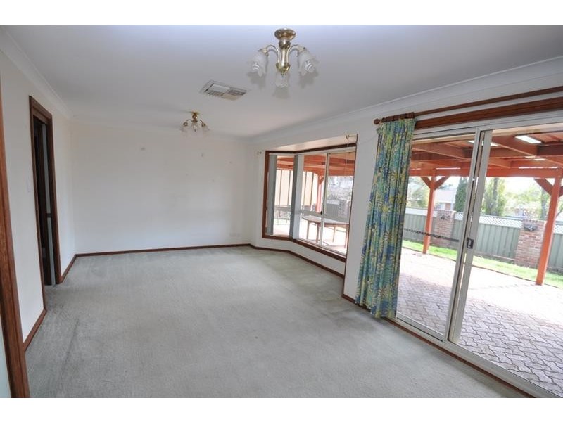 2 Erica Cl, Dubbo NSW 2830