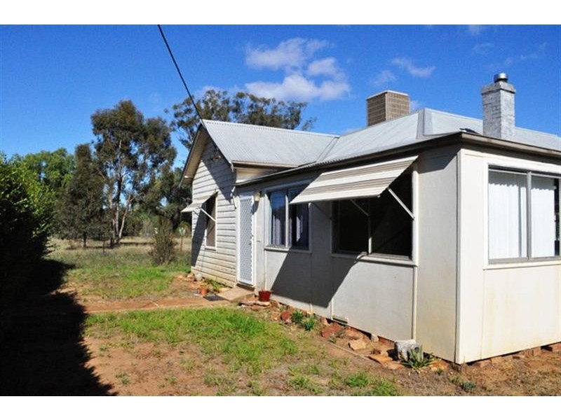 21 Farnell  St, Mendooran NSW 2842