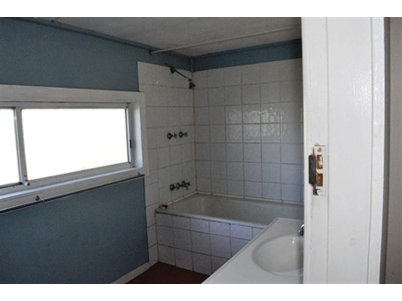 21 Farnell  St, Mendooran NSW 2842