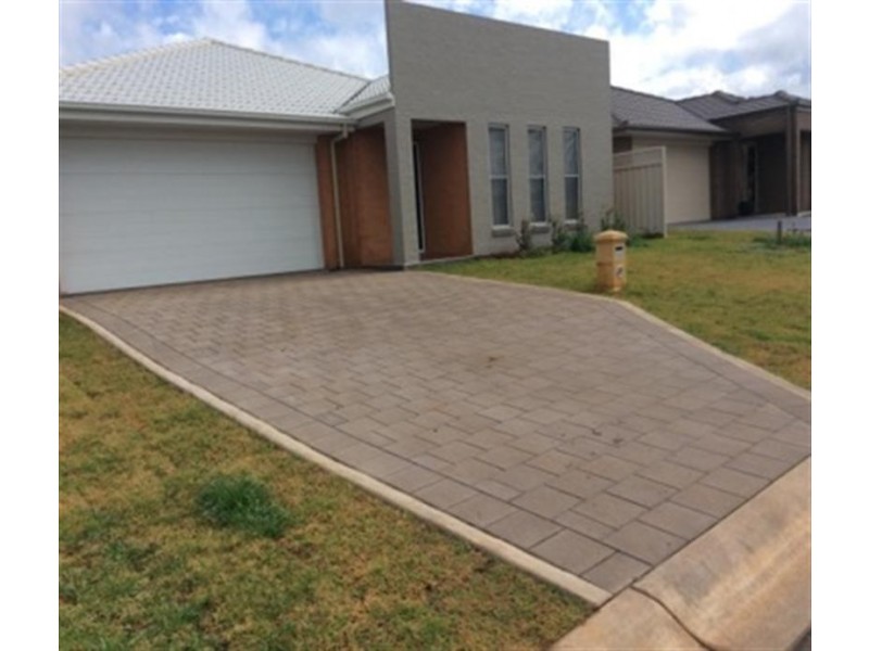11 Sherrard Cres, Dubbo NSW 2830