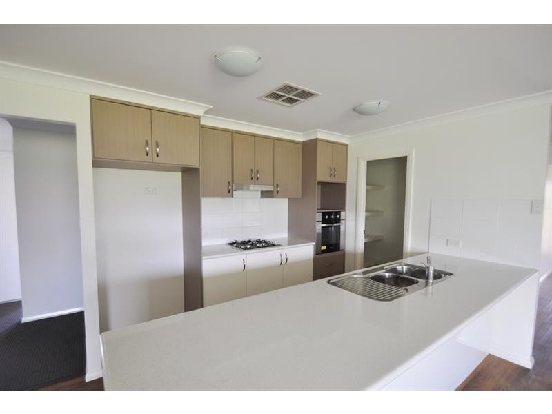 34 Dalbeattie Cres, Dubbo NSW 2830