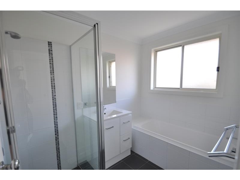 34 Dalbeattie Cres, Dubbo NSW 2830
