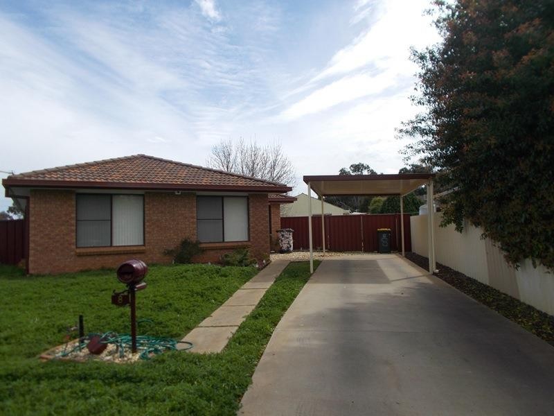 8 Lyons Ave, Dubbo NSW 2830