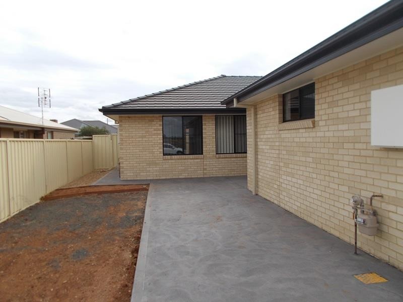 4B Volta Ave, Dubbo NSW 2830