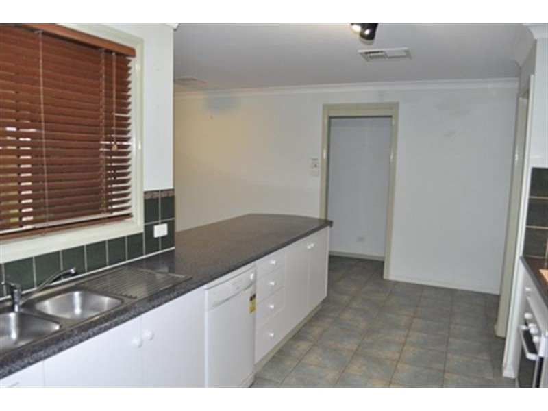 83 Murrayfield Dr, Dubbo NSW 2830