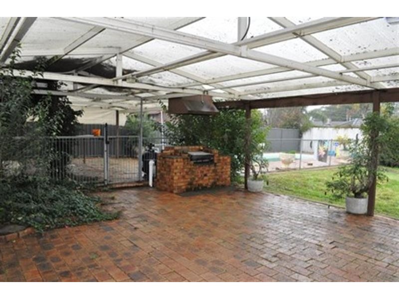 42 Fairview St, Dubbo NSW 2830