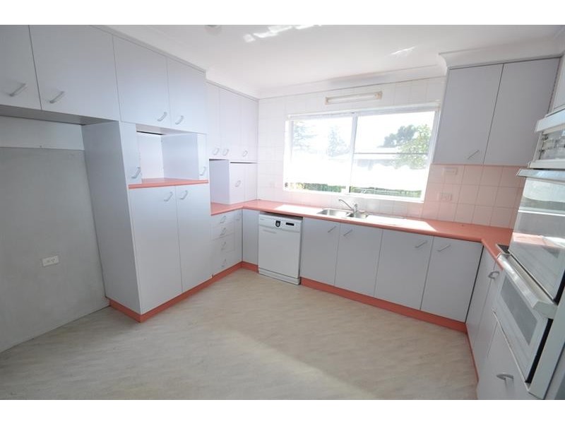 42 Fairview St, Dubbo NSW 2830