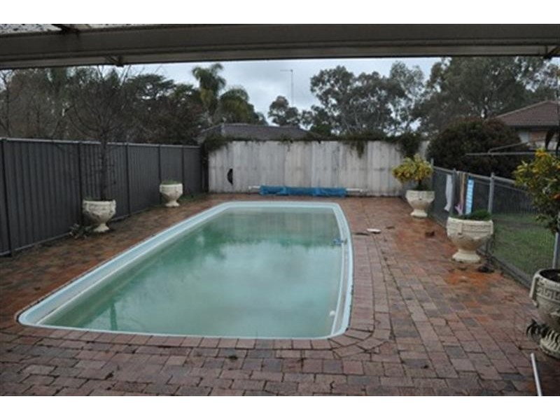 42 Fairview St, Dubbo NSW 2830