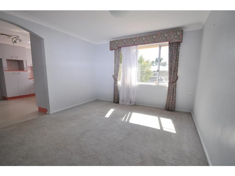 42 Fairview St, Dubbo NSW 2830