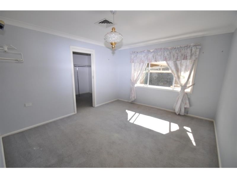 42 Fairview St, Dubbo NSW 2830