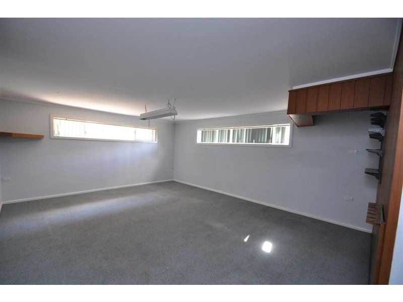 42 Fairview St, Dubbo NSW 2830