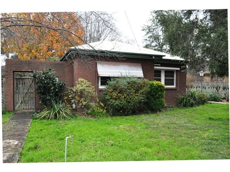 15  Ford St, Wellington NSW 2820