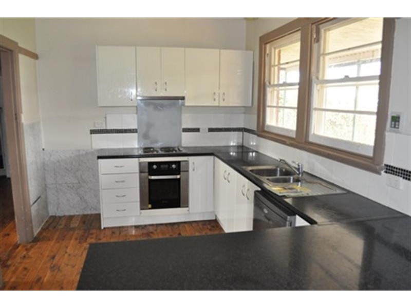 15  Ford St, Wellington NSW 2820