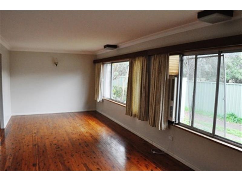 15  Ford St, Wellington NSW 2820