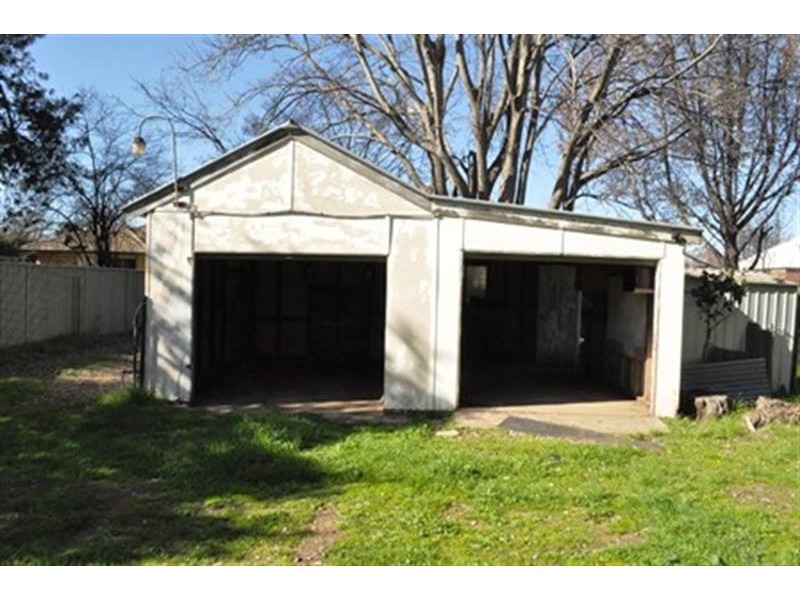 15  Ford St, Wellington NSW 2820