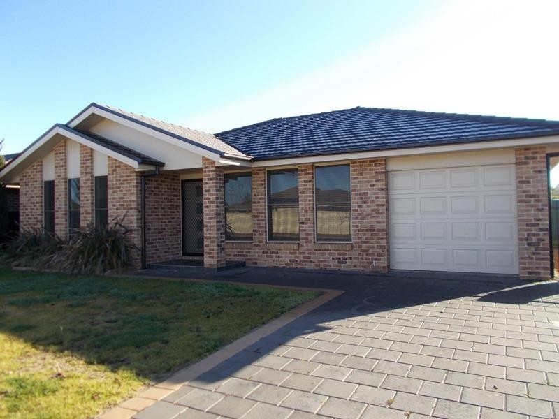 1 Cobbity Ave, Dubbo NSW 2830