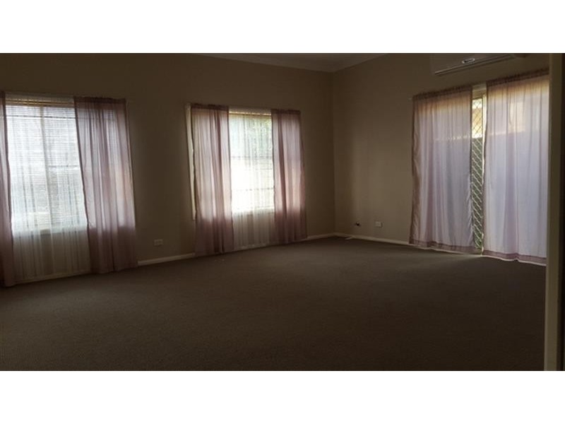 1 Lancaster Park Pl, Dubbo NSW 2830