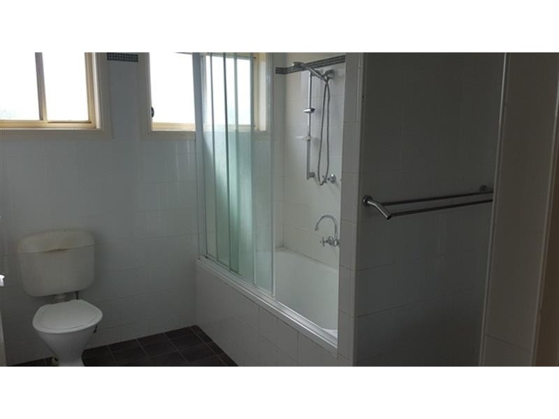 1 Lancaster Park Pl, Dubbo NSW 2830