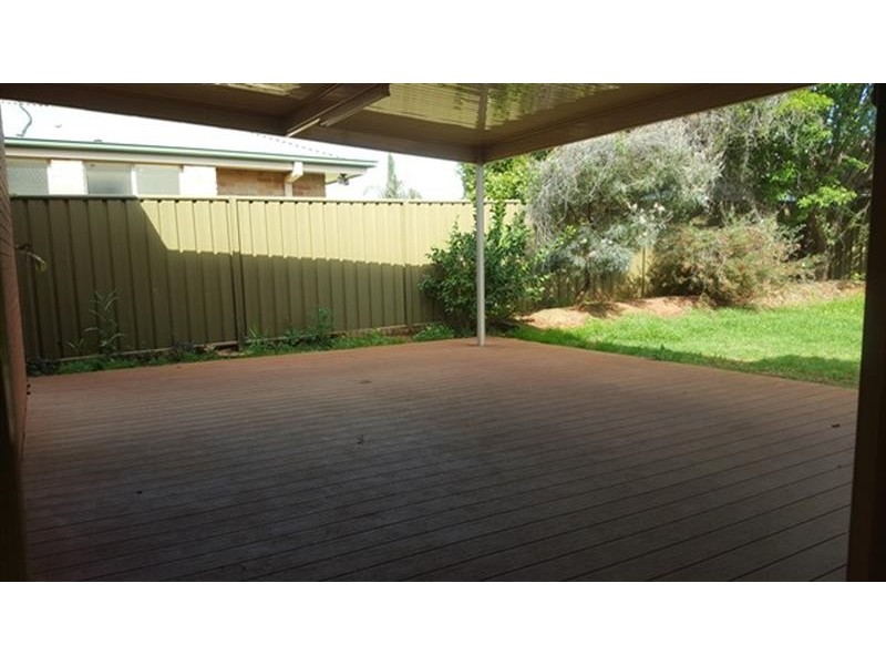 1 Lancaster Park Pl, Dubbo NSW 2830