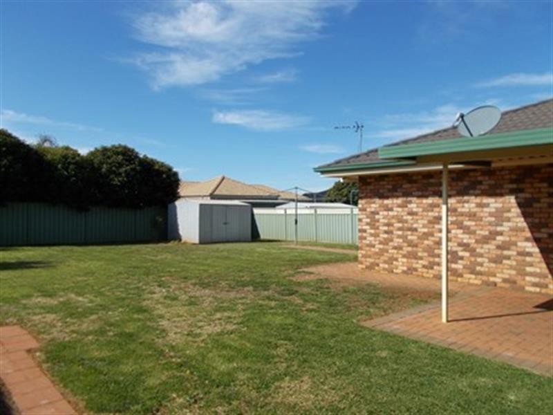 76 Sheraton Rd, Dubbo NSW 2830