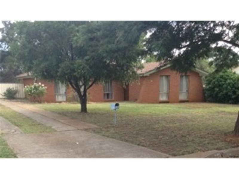 24 Springfield Way, Dubbo NSW 2830