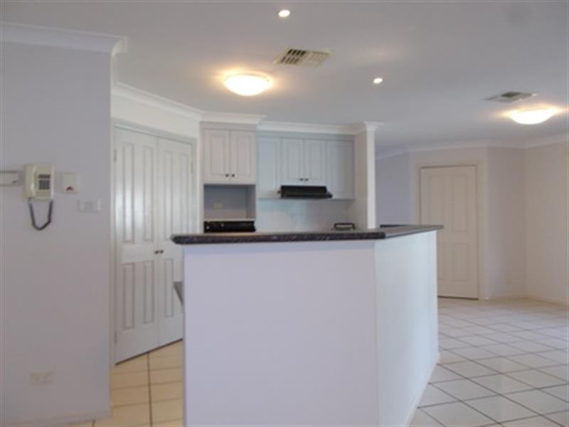 9 Cronin Pl, Dubbo NSW 2830