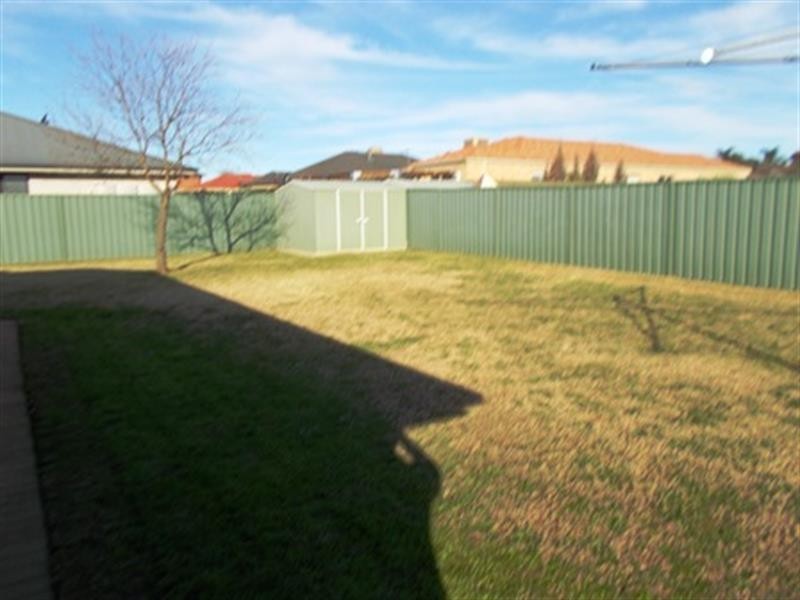 9 Cronin Pl, Dubbo NSW 2830