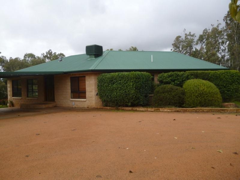 369 River Dr, Narromine NSW 2821