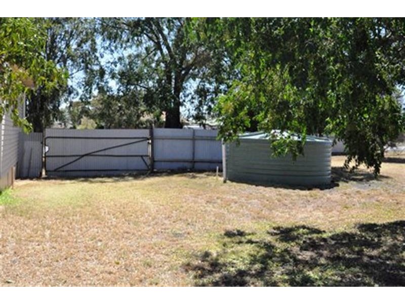 7 Samuel St, Wellington NSW 2820