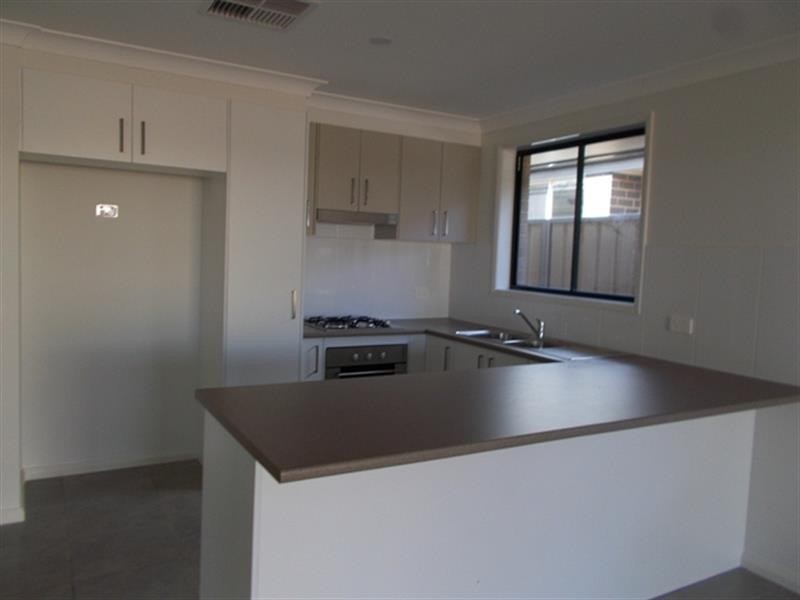 9B Fairview St, Dubbo NSW 2830