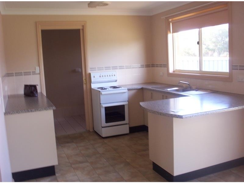 9 Kingfisher St, Dubbo NSW 2830