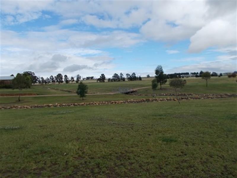 14 Loch Lomond Way, Dubbo NSW 2830